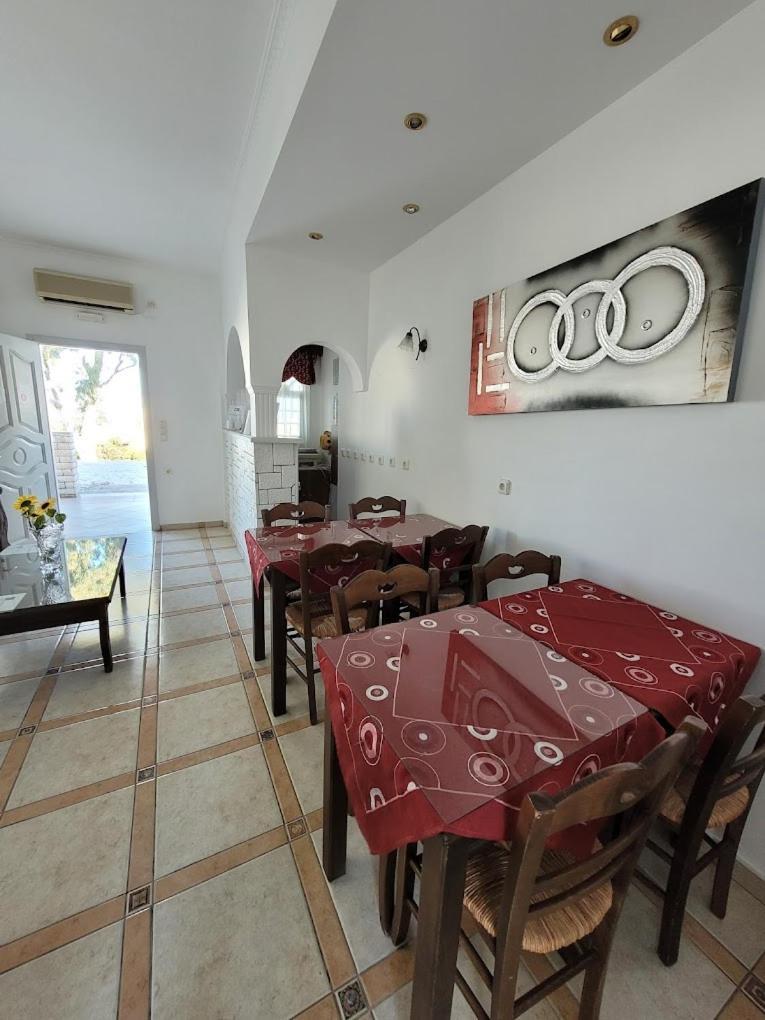 B Suites ثيرا الغرفة الصورة