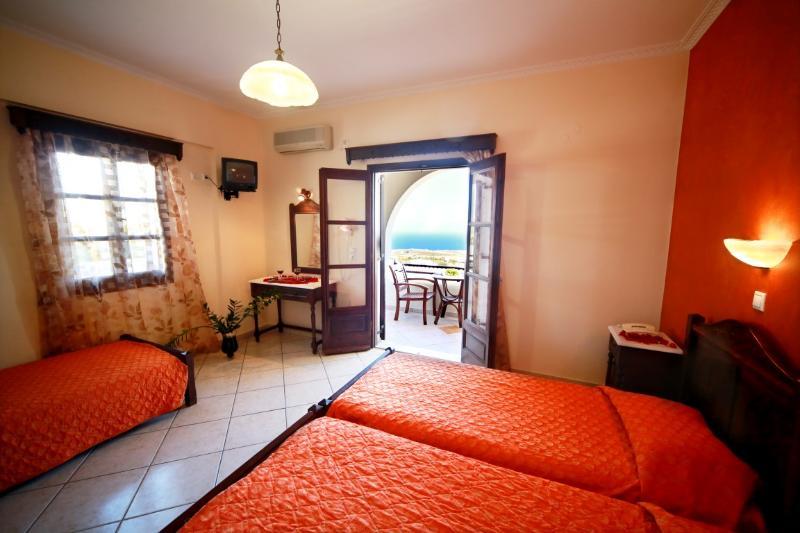 B Suites ثيرا المظهر الخارجي الصورة