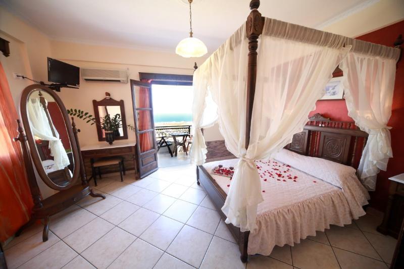 B Suites ثيرا المظهر الخارجي الصورة