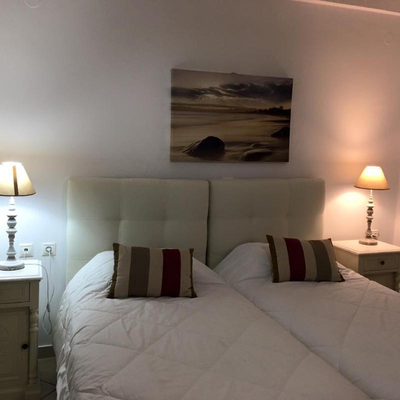 B Suites ثيرا المظهر الخارجي الصورة
